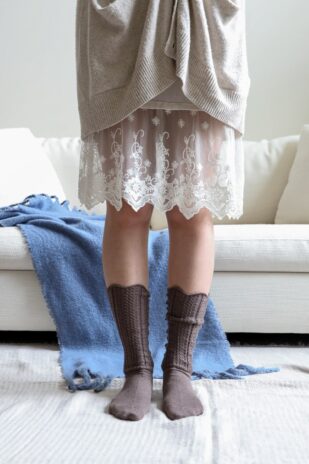 Shell Stitch Kntted Socks - Image 4