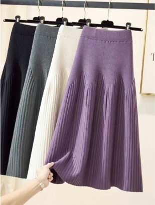 Core Spun Cream Knitted Skirt